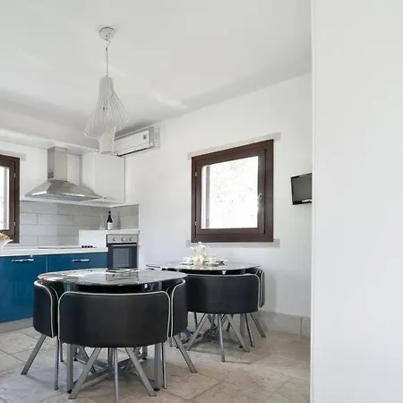 Barsento Sleeps 10 Pool Air Con Wifi * Alberobello
